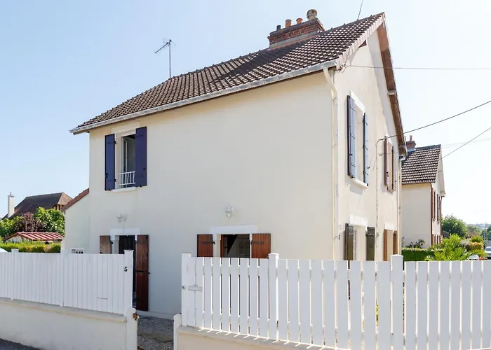 Дом отдыха La Maison Cabourgeaise Proche *